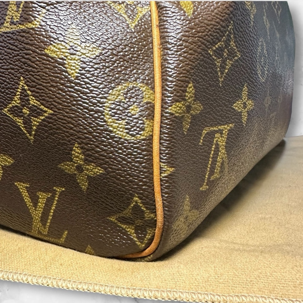 Authentic Louis Vuitton Vintage Monogram Speedy 30 - Picture 11 of 13